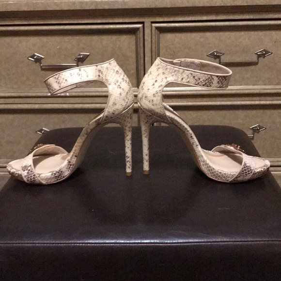 BCBGMAXAZRIA PYTHON PRINT HEELS - Picture 4 of 11